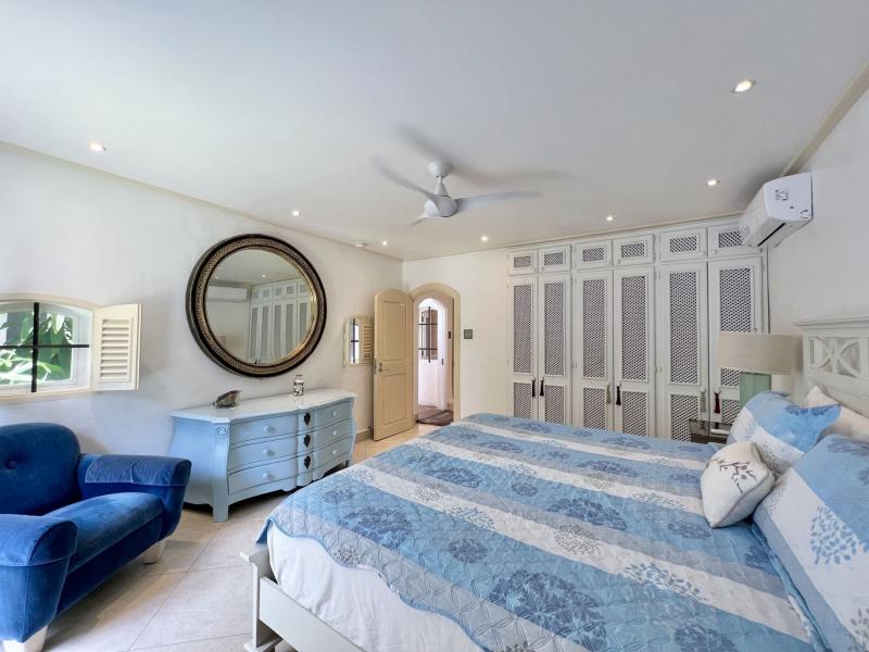 Glitter Bay 209 , St James  