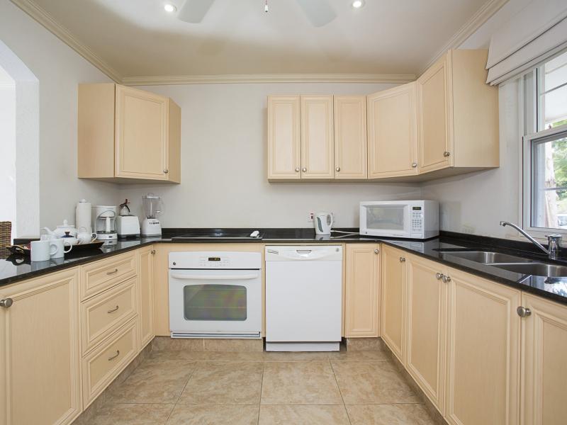 Beach View Hotel Barbados , Paynes Bay , West Coast Barbados  