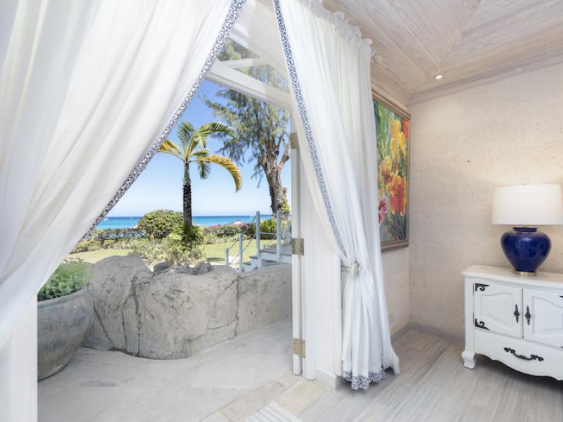 Old Trees 2 - Azzurro , Beachfront villas Barbados , Old Trees , Paynes Bay , St James , West Coast Barbados  