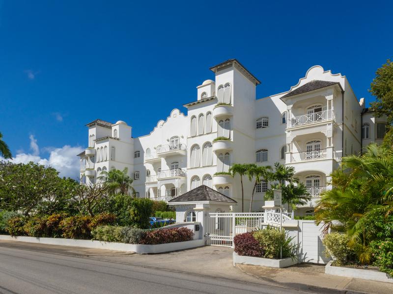 Old Trees Sea Breeze 204  , Beachfront villas Barbados , Old Trees , Paynes Bay , St James , West Coast Barbados  