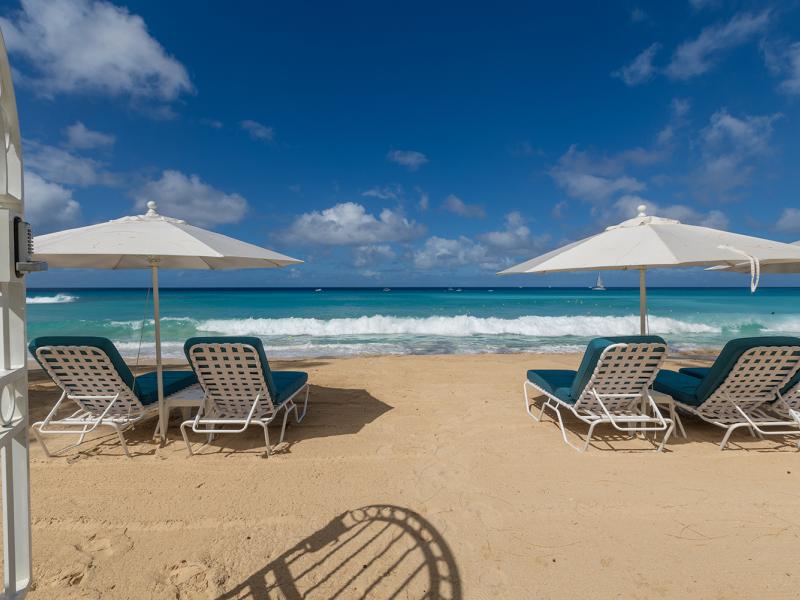 Old Trees Sea Breeze 204  , Beachfront villas Barbados , Old Trees , Paynes Bay , St James , West Coast Barbados  