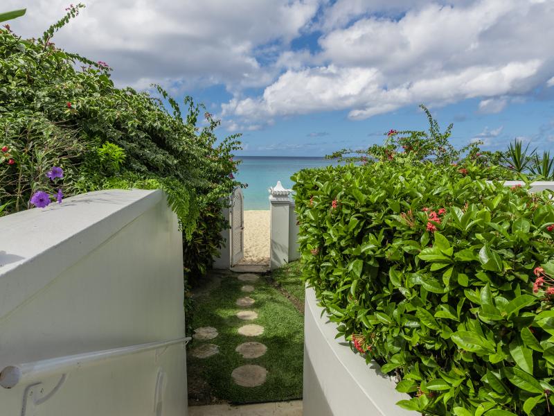 Fosters House - Beachfront , Beachfront villas Barbados , Lower Carlton , St James , West Coast Barbados  