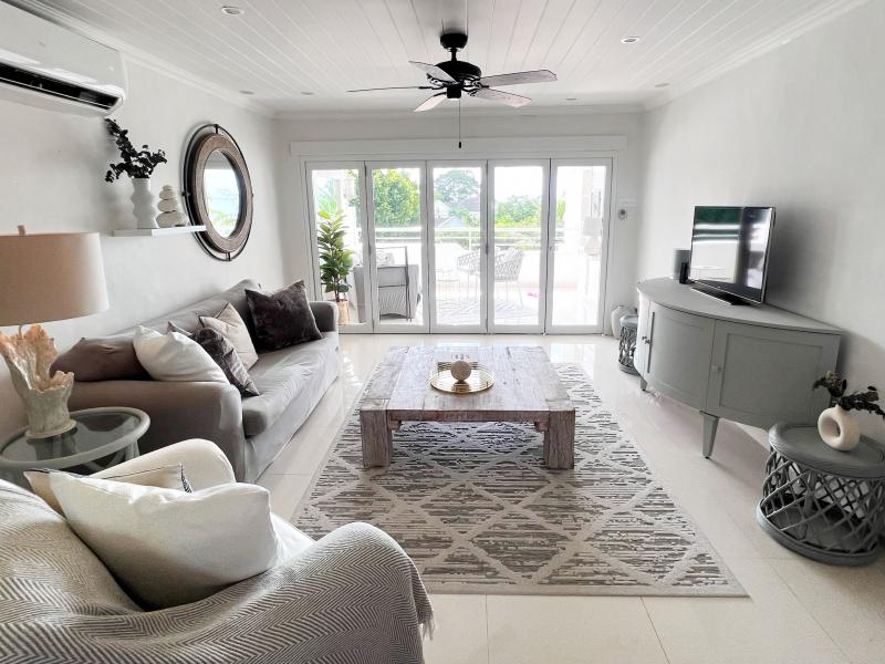 Glitter Bay 302 - Top Deck , Beachfront villas Barbados , Glitter Bay , Porters , St James , West Coast Barbados  