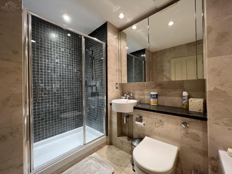 Waterside 101 , Paynes Bay  