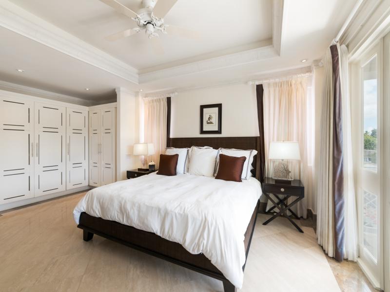 Smugglers Cove 6 , Beachfront villas Barbados , Paynes Bay , St James , West Coast Barbados  