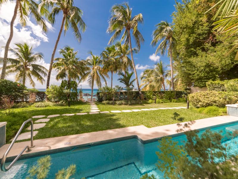 Smugglers Cove 6 , Beachfront villas Barbados , Paynes Bay , St James , West Coast Barbados  