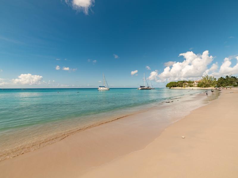 Smugglers Cove 6 , Beachfront villas Barbados , Paynes Bay , St James , West Coast Barbados  