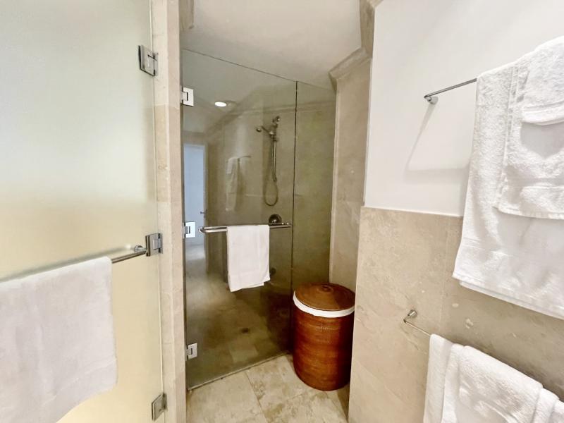 Villas on the Beach 303 , Beachfront villas Barbados , Holetown , St James , Villas on the Beach, Barbados , West Coast Barbados  