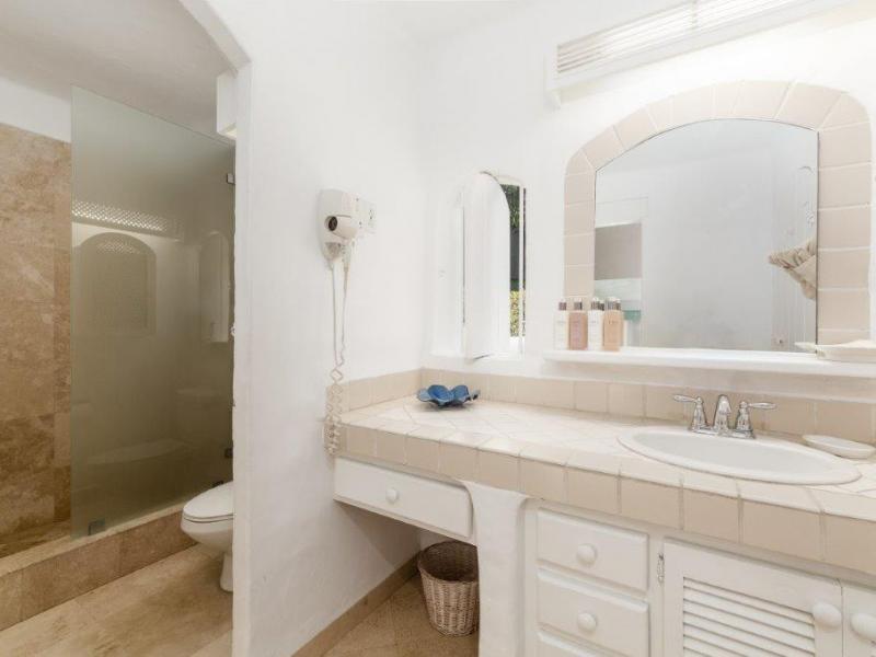 Merlin Bay Villa - Nutmeg , Beachfront villas Barbados , Merlin Bay , St James , The Garden, Barbados , West Coast Barbados  