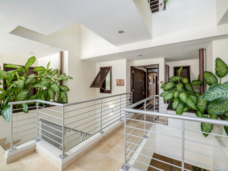 Coral Cove 5 - Shutters , Beachfront villas Barbados , Coral Cove , Paynes Bay , St James , West Coast Barbados  